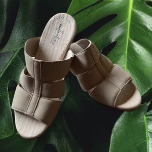 Clarks Collection Nubuck Heeled Wide Slide Sandals - Valarie Model Sand